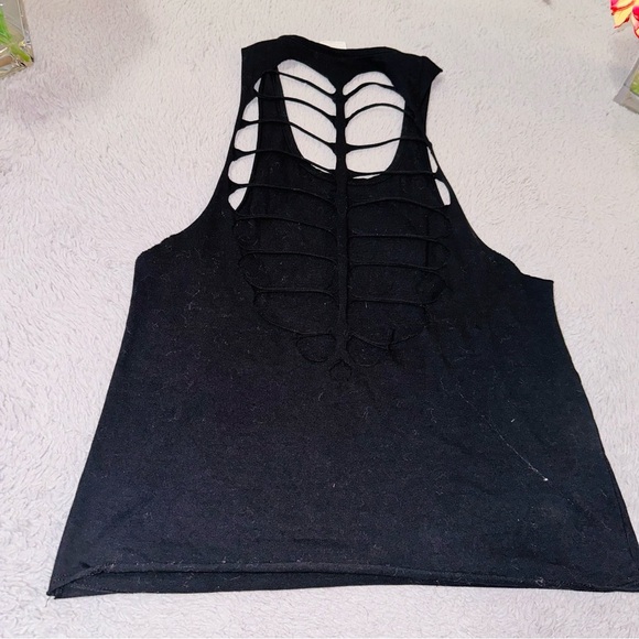 Las Vegas sequin skull cutout top - Picture 10 of 11